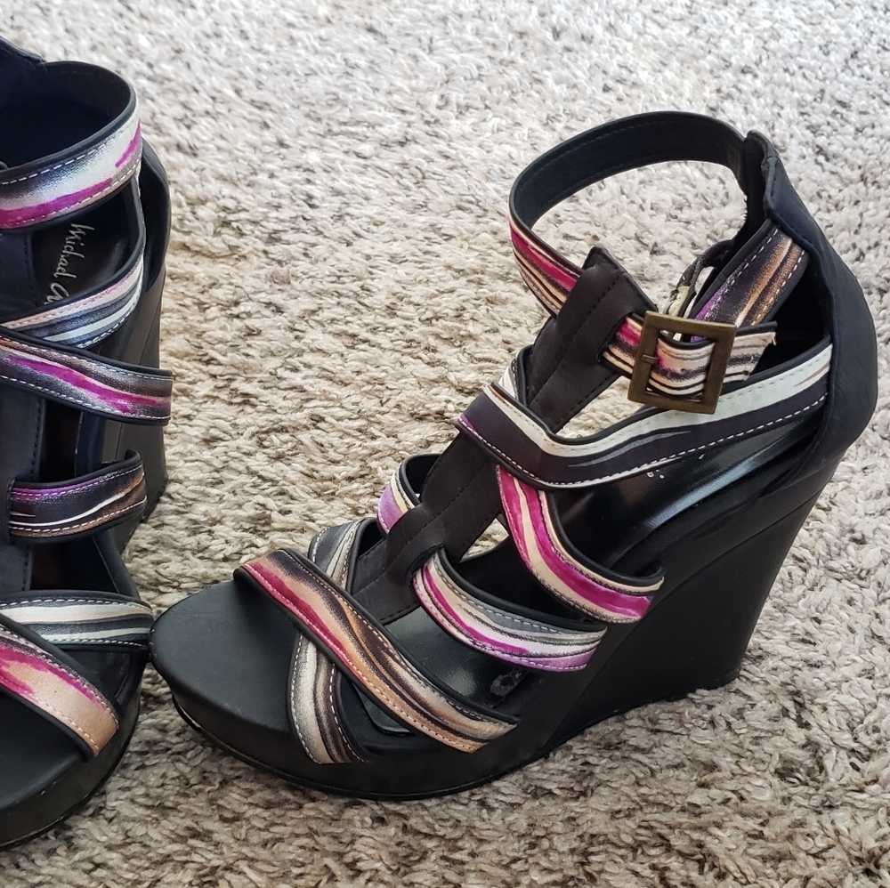 Heels - Picture 2 of 3
